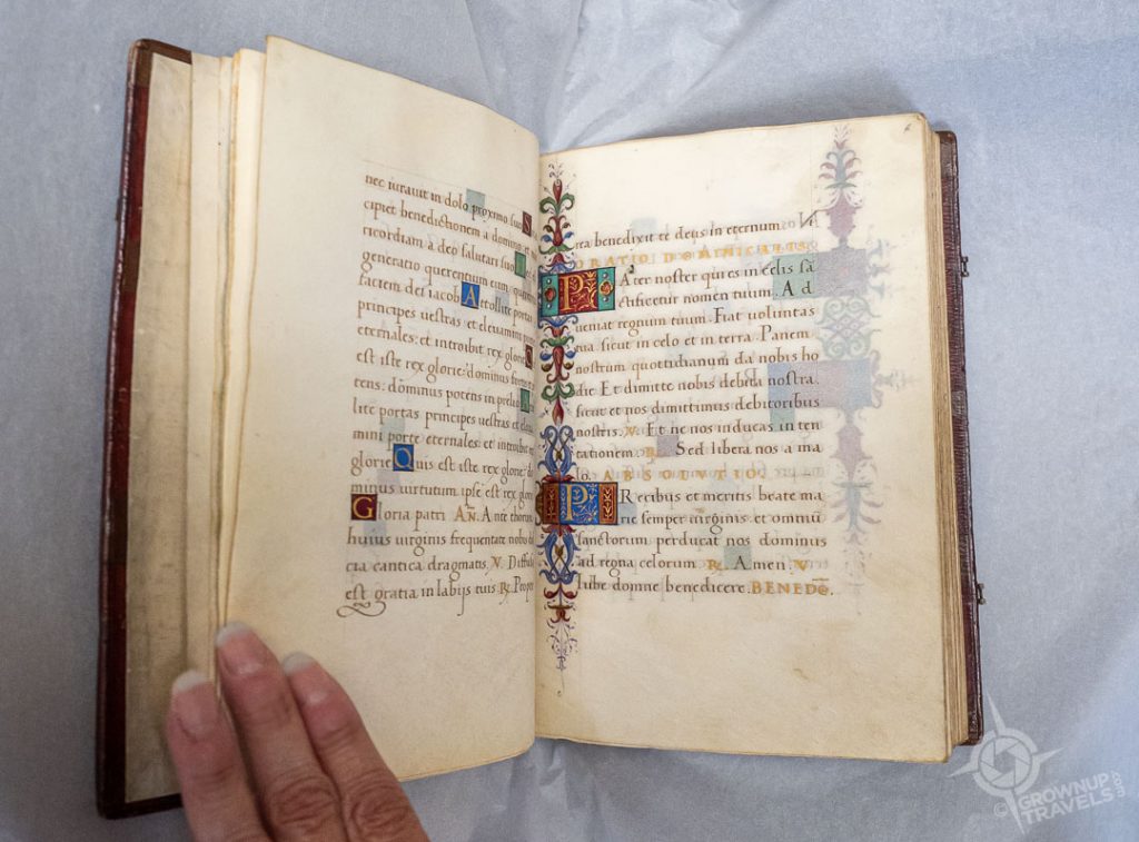 Bentivoglio Book of Hours V&A National Art Library text spread