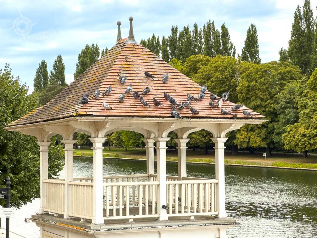 Waterfront gazebo Kingston Upon Thames_