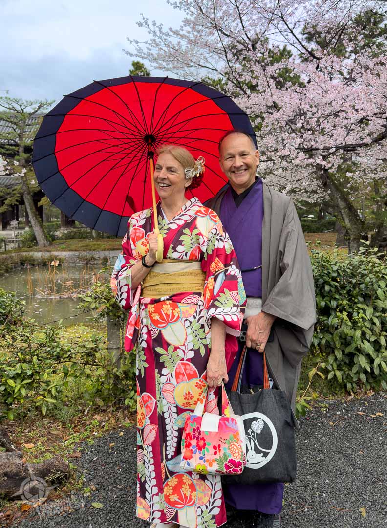 Kennin-ji temple Kyoto with Jane and Henk in outfits