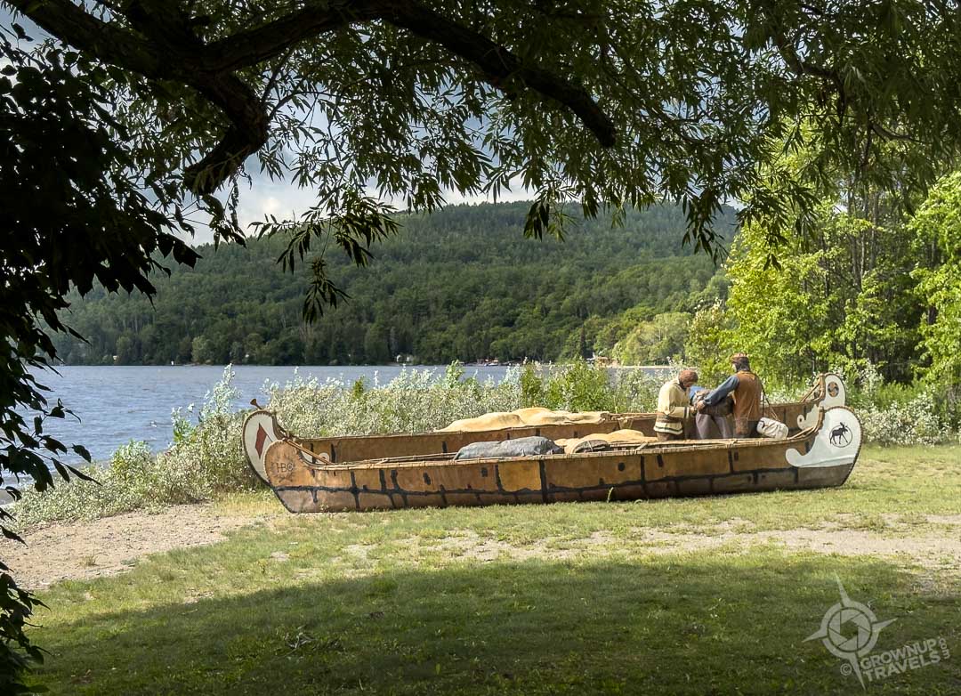 Fort Témiscamingue life size display with canoe and voyageur